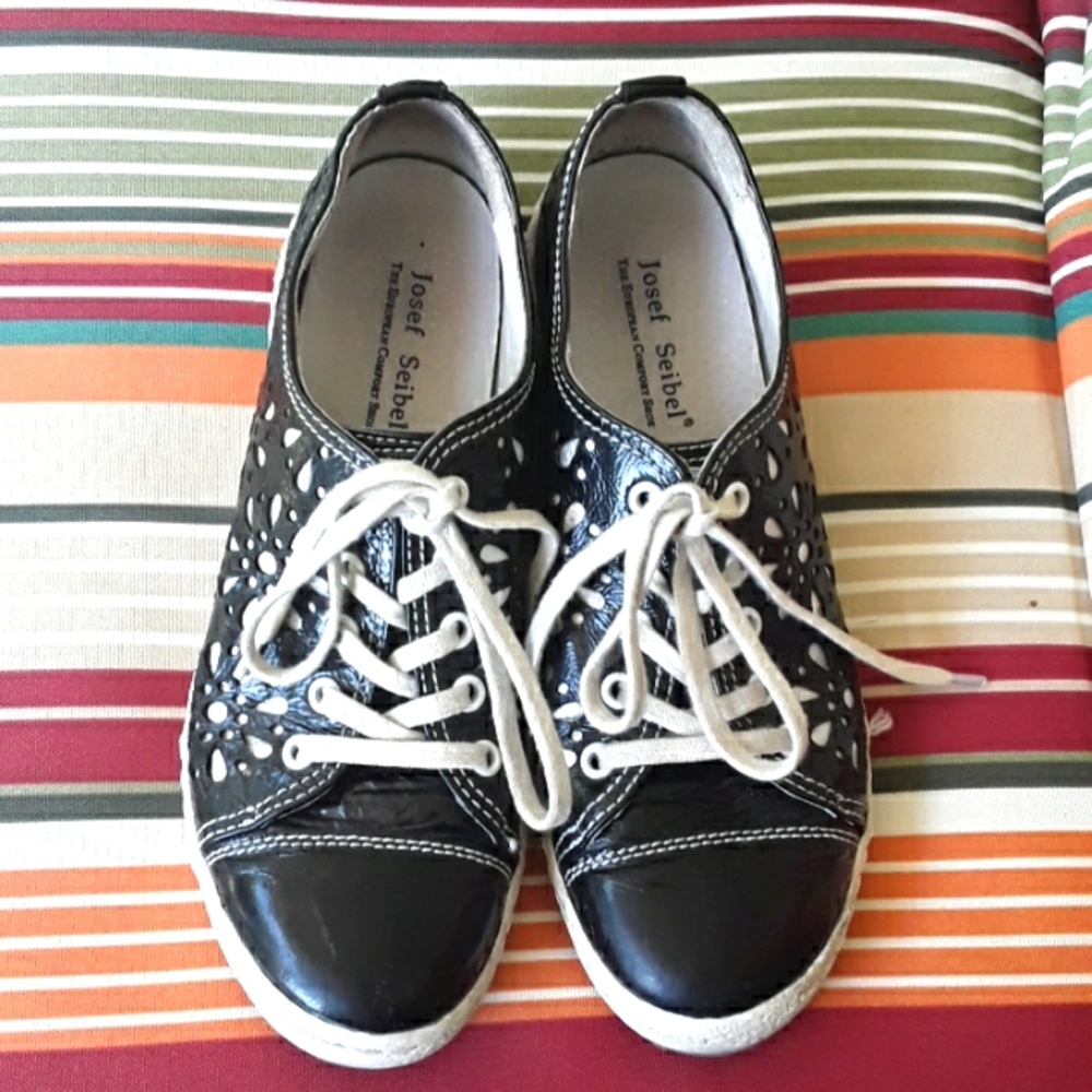 Josef Siebel black/silver floral leather shoes